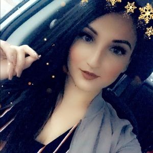 Meet your Posher, Crystal